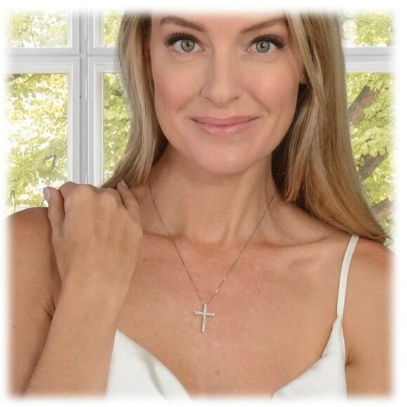 Diamond Muse Diamond Cross Necklace 1/4 Carat Sterling Silver - Picture 4 of 7
